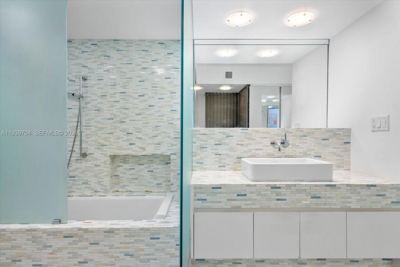 11 Island Ave, Unit 2107, Miami Beach, FL 33139 Photo