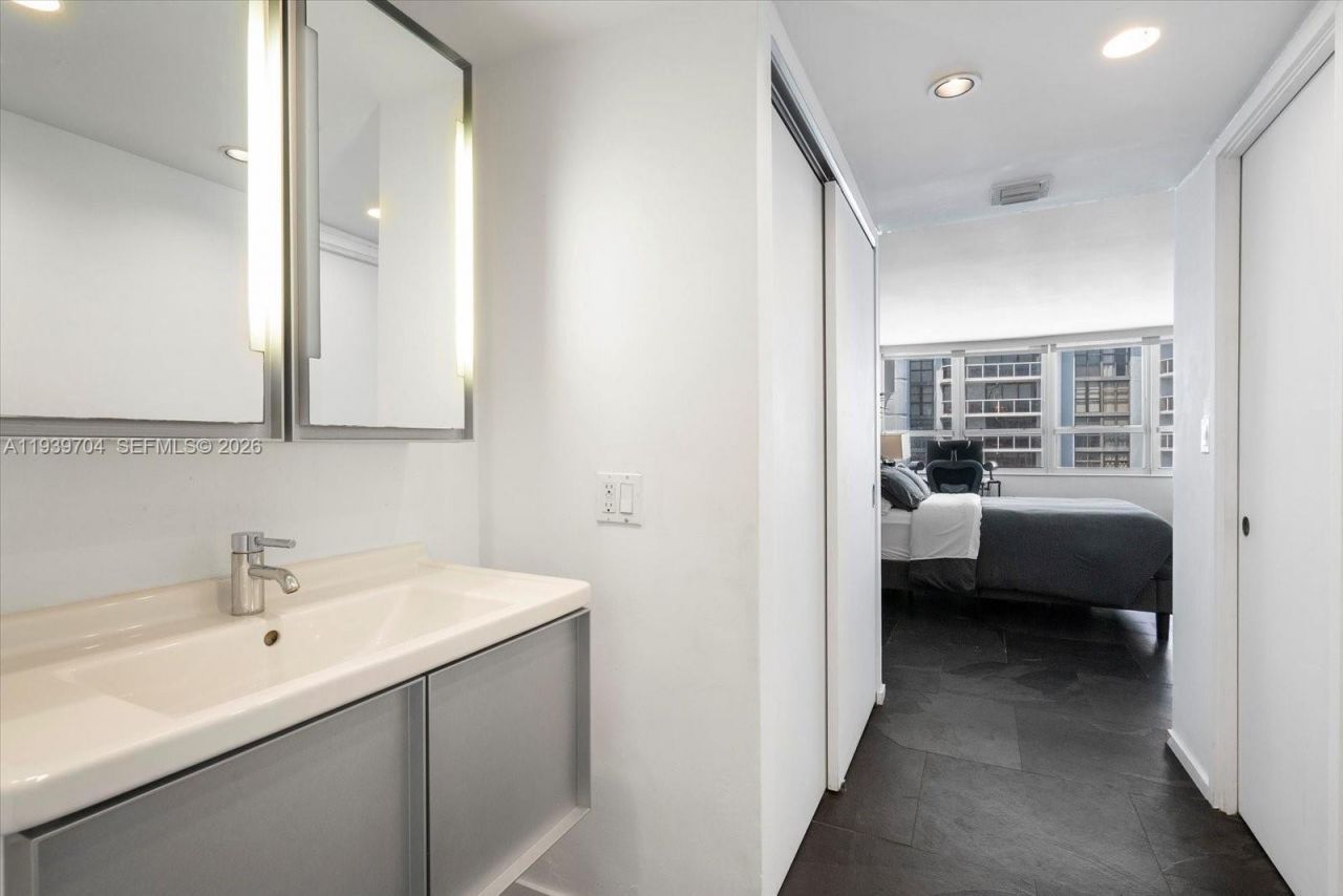 11 Island Ave, Unit 2107, Miami Beach, FL 33139 Photo