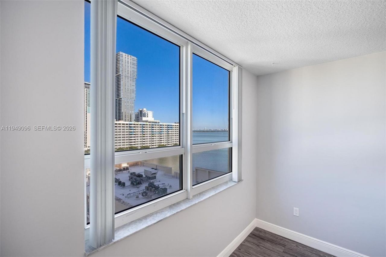 2000 N Bayshore Dr, Unit 1105, Miami, FL 33137 Photo