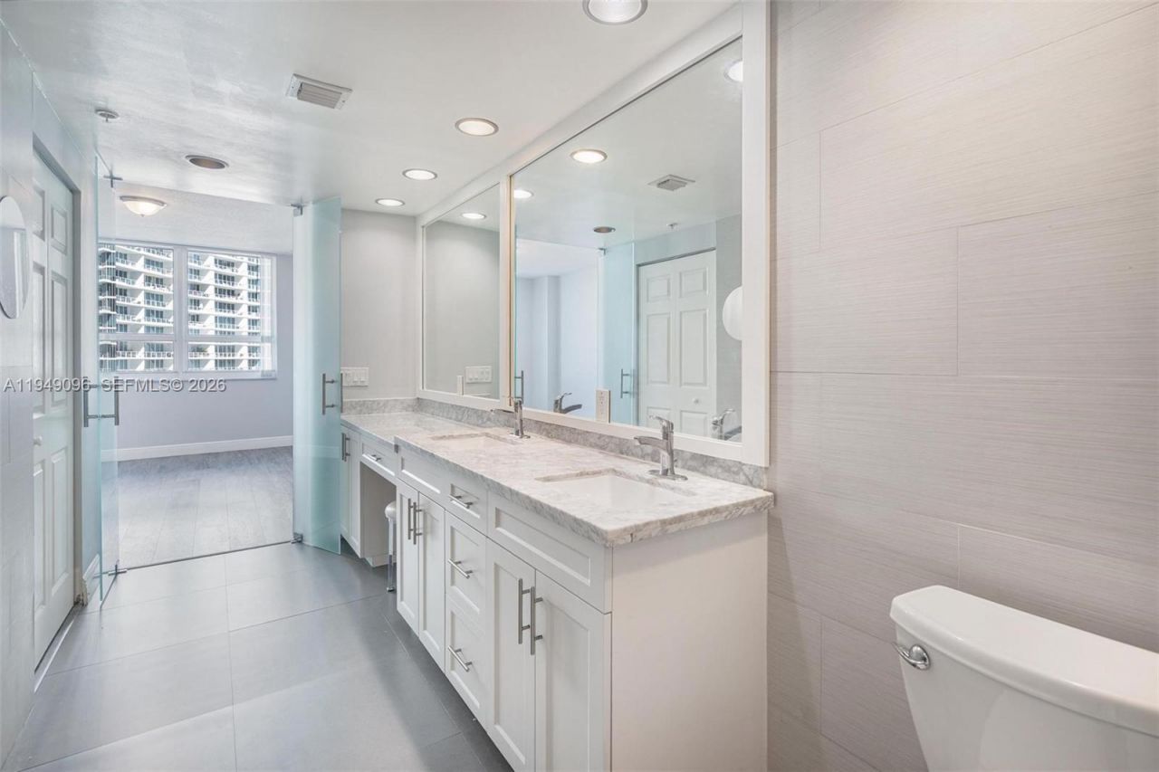 2000 N Bayshore Dr, Unit 1105, Miami, FL 33137 Photo