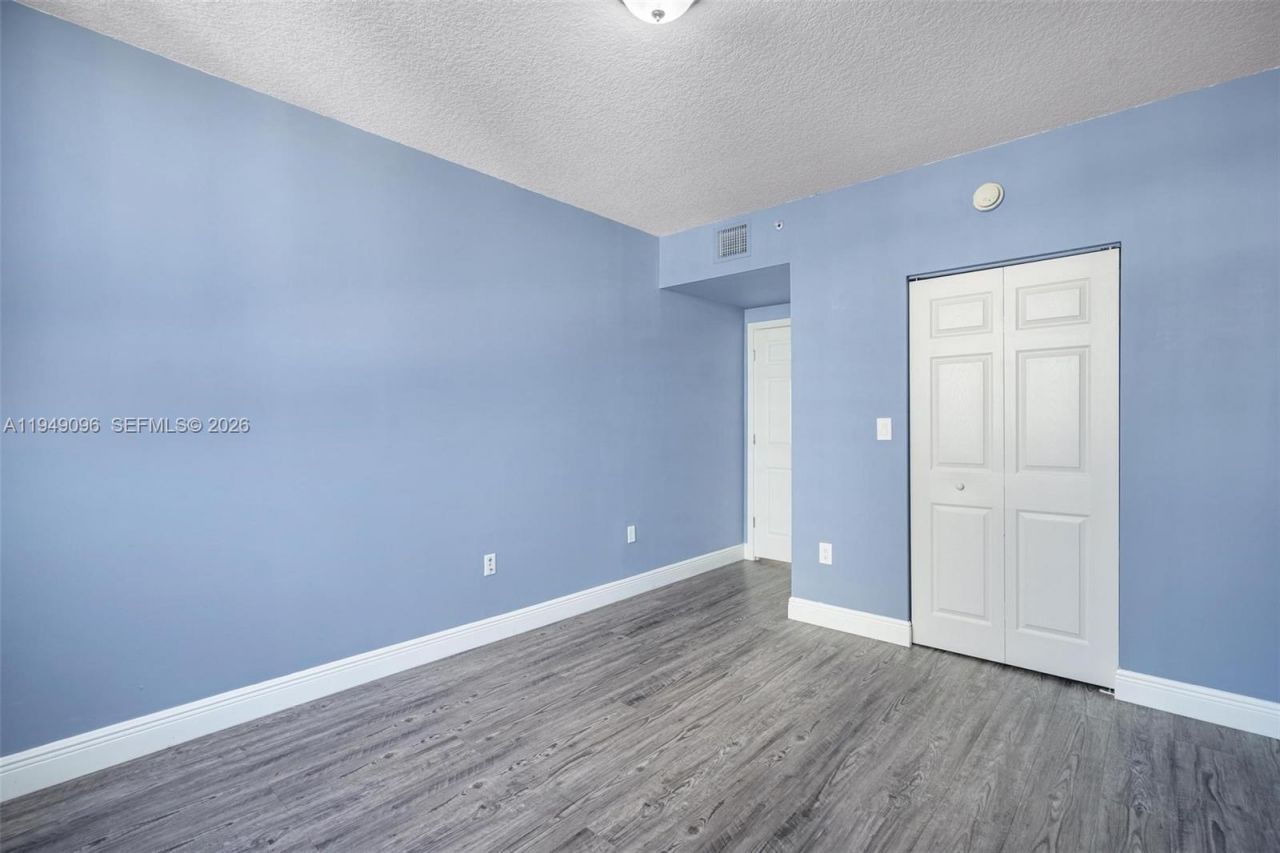 2000 N Bayshore Dr, Unit 1105, Miami, FL 33137 Photo