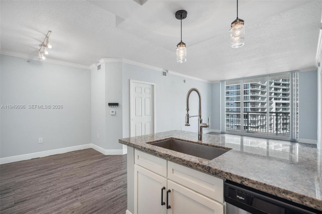 2000 N Bayshore Dr, Unit 1105, Miami, FL 33137 Photo