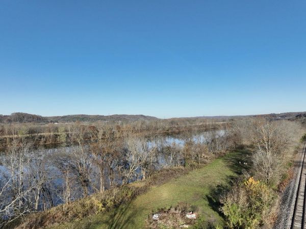 23765 Charleston Rd, Leon, WV 25123