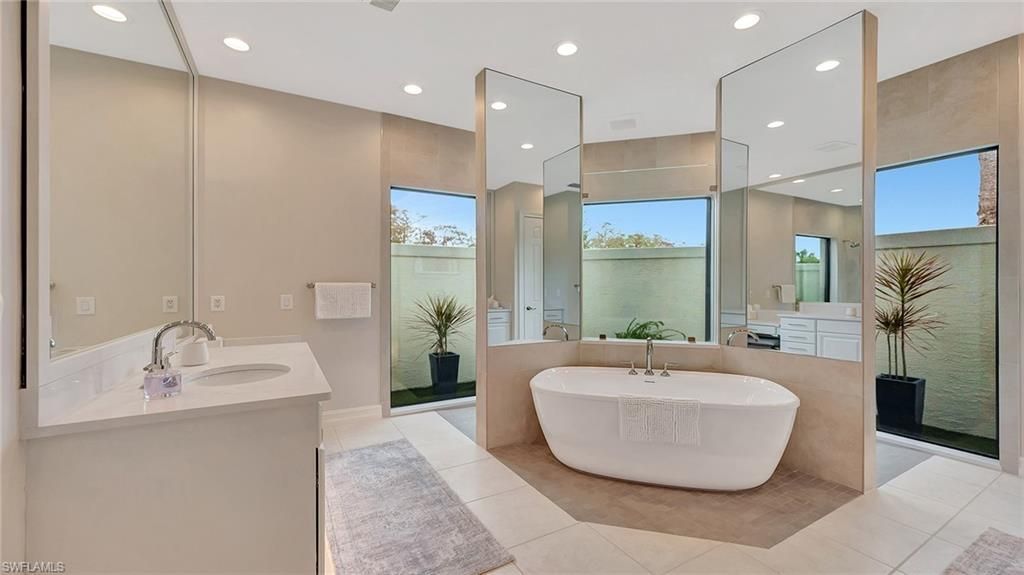 11238 Five Oaks Ln, Naples, FL 34120 Photo