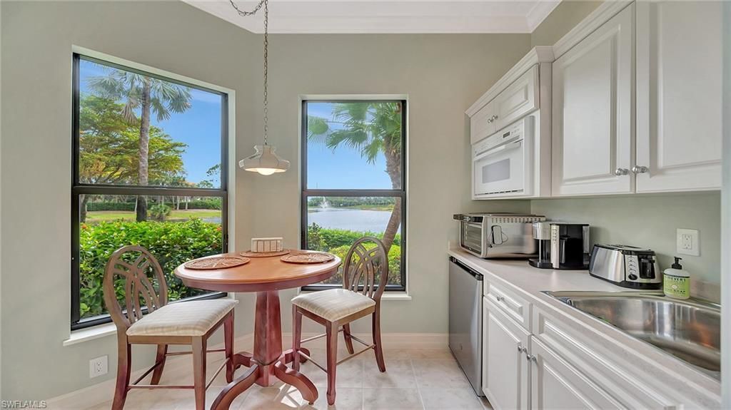 11238 Five Oaks Ln, Naples, FL 34120 Photo