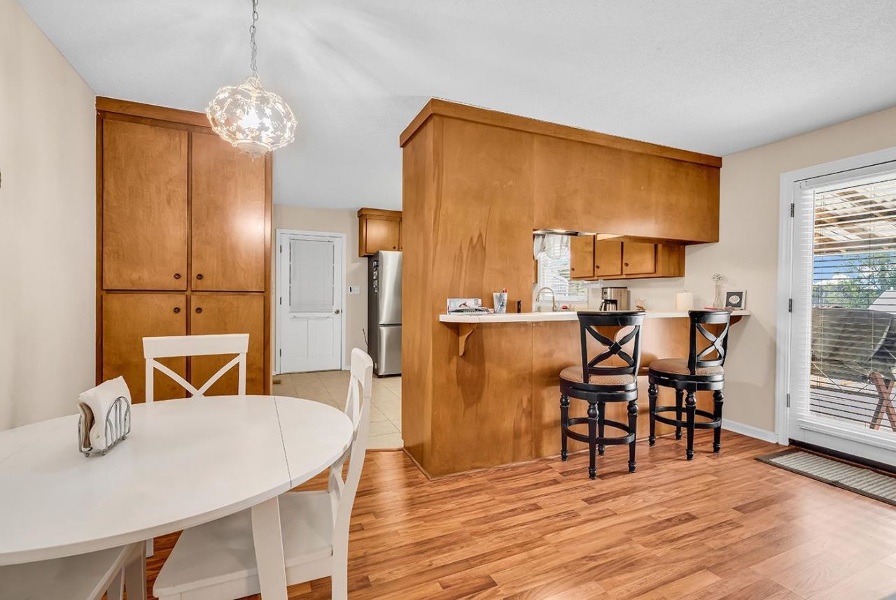 707 Anne St. Photo 12