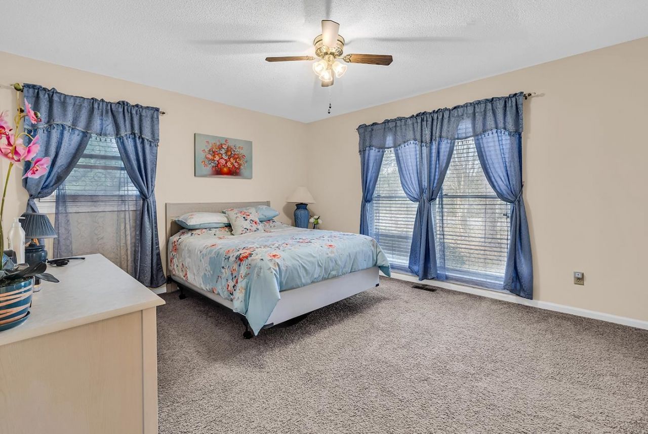 707 Anne St. Photo 16