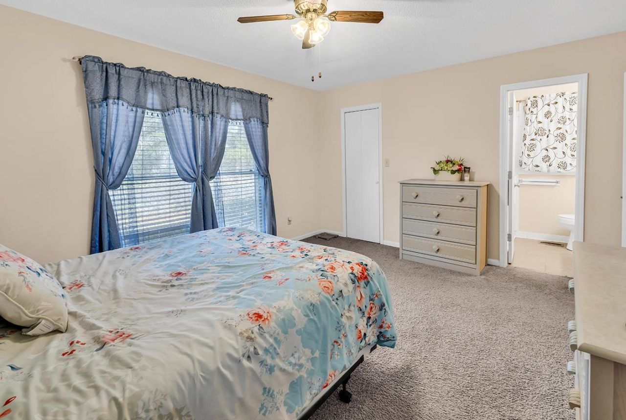 707 Anne St. Photo 17