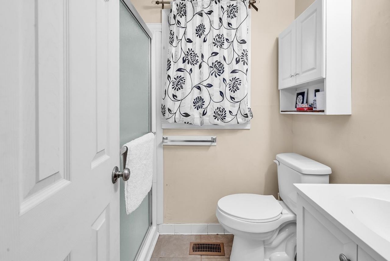 707 Anne St. Photo 20