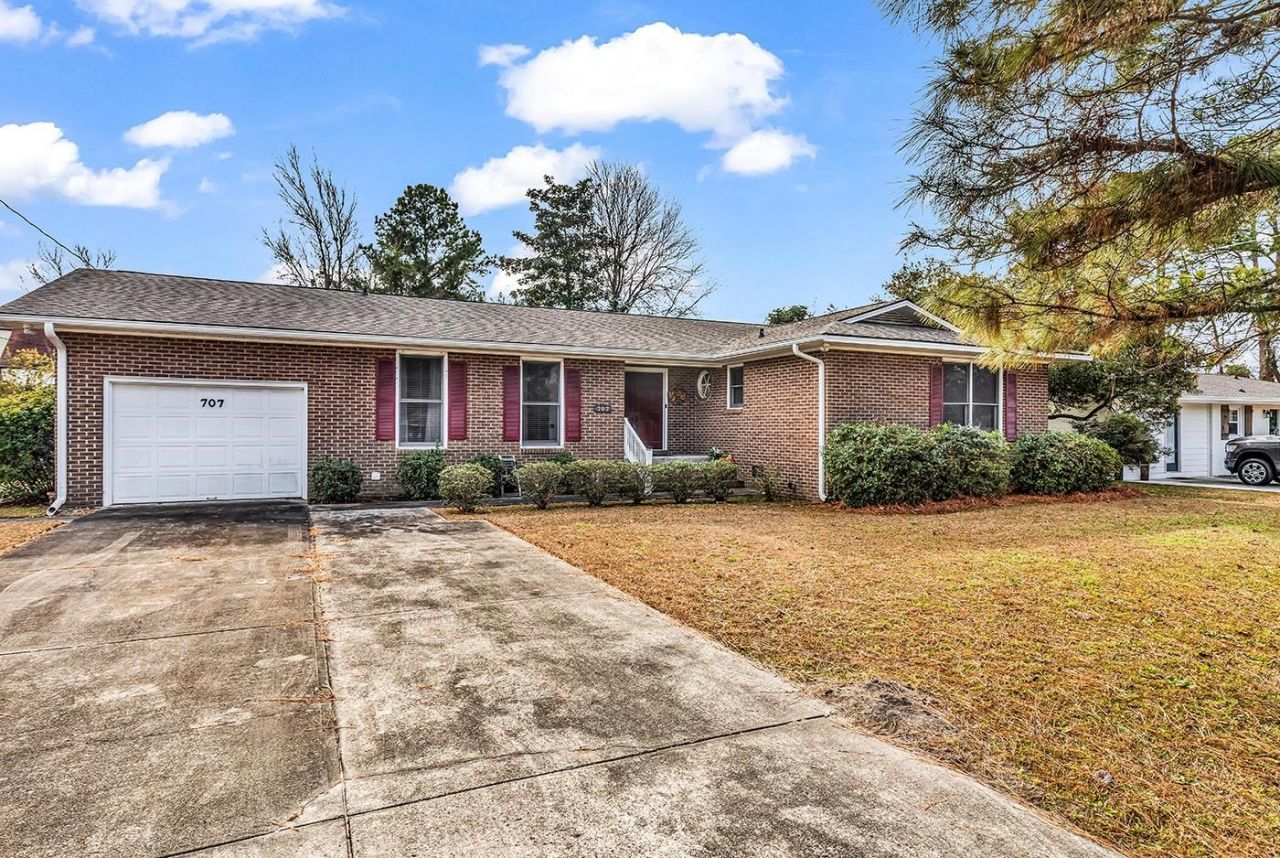 707 Anne St. Photo 31