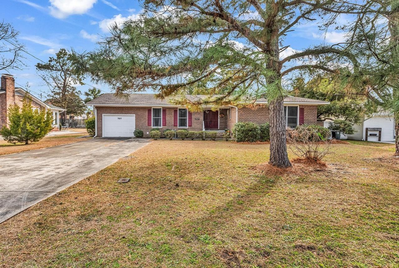 707 Anne St. Photo 32