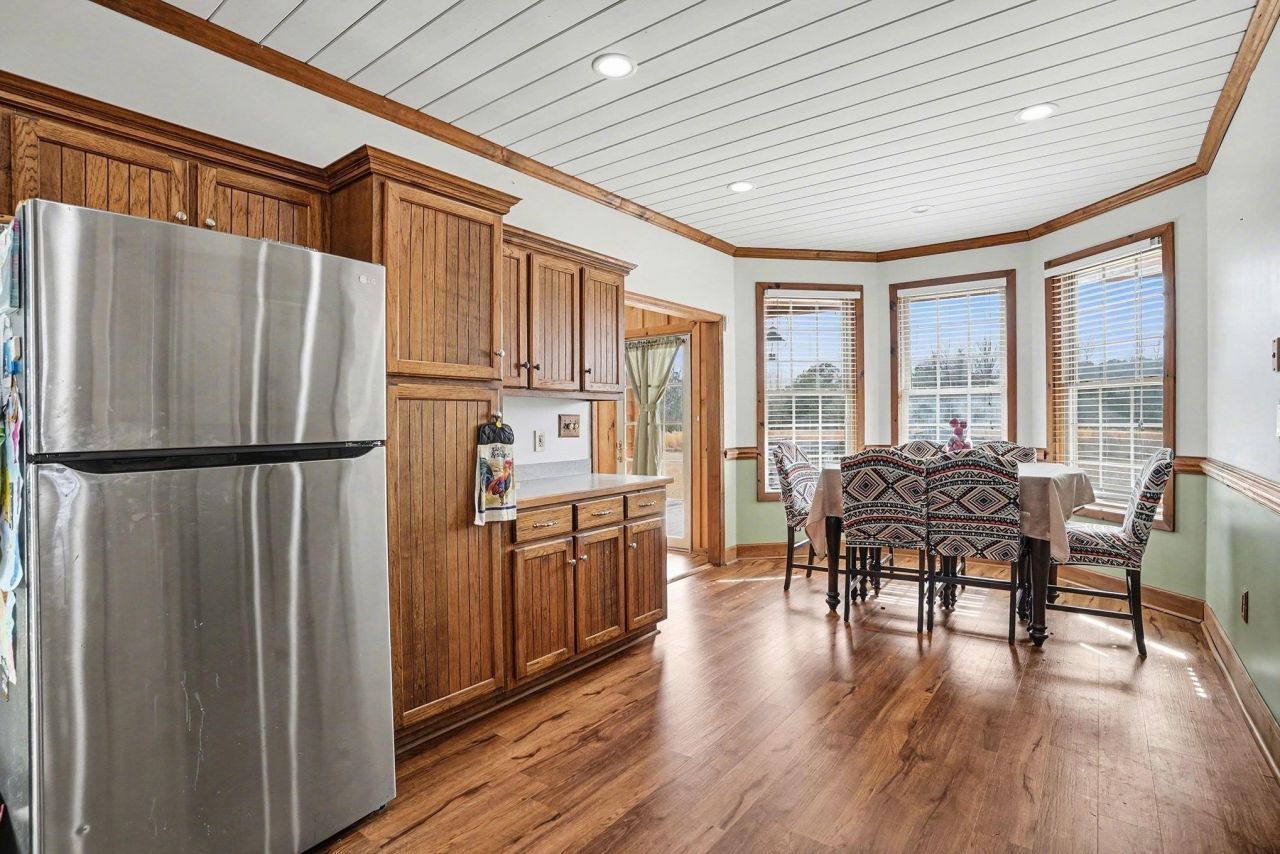 202 Highway 747 Photo 11