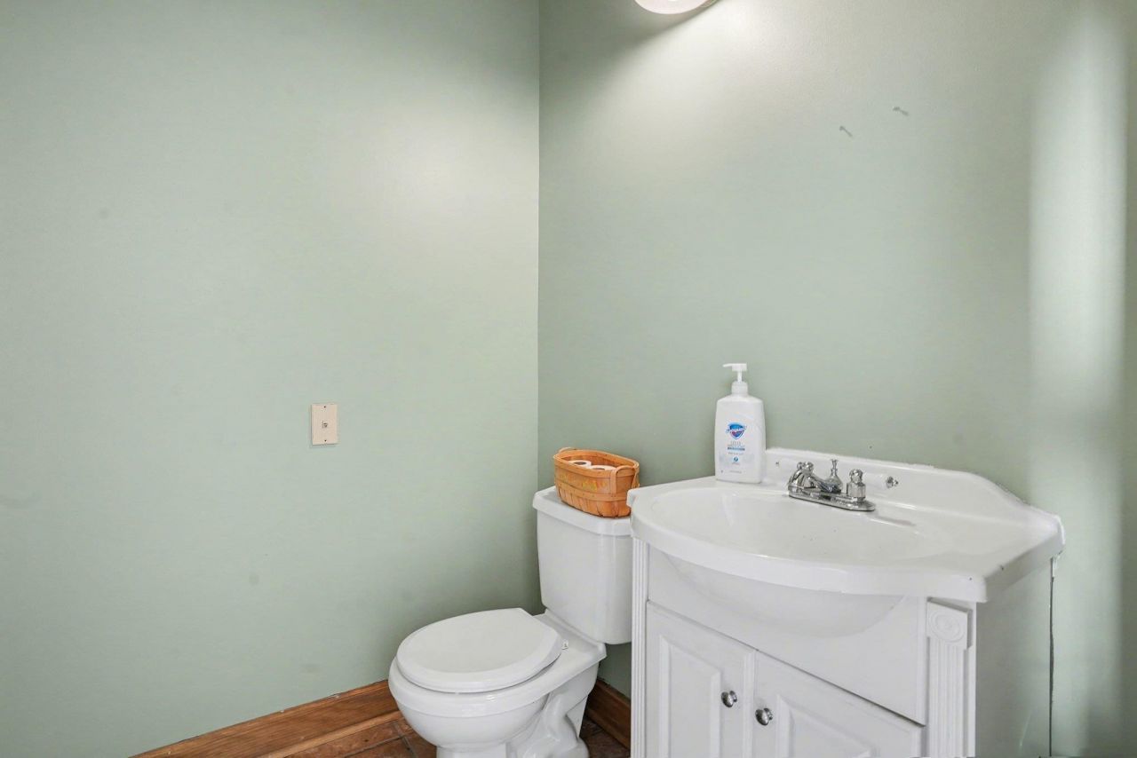 202 Highway 747 Photo 23