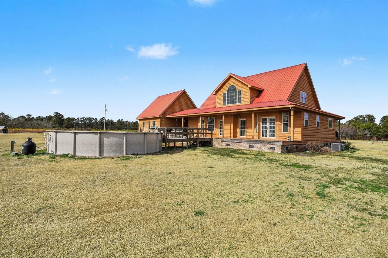 202 Highway 747 Photo 25