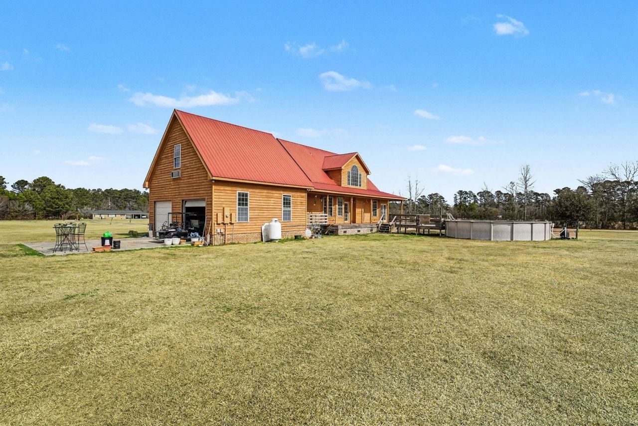 202 Highway 747 Photo 26
