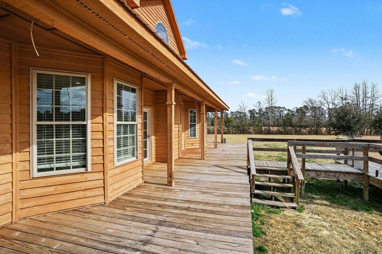 202 Highway 747 Photo 27