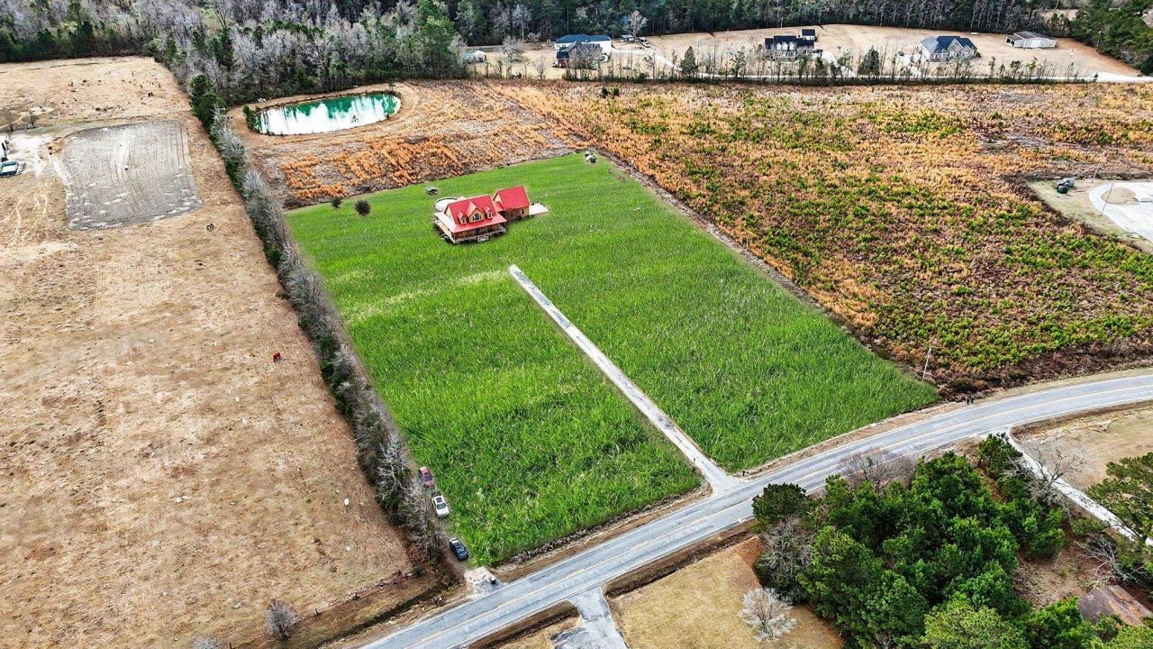 202 Highway 747 Photo 29