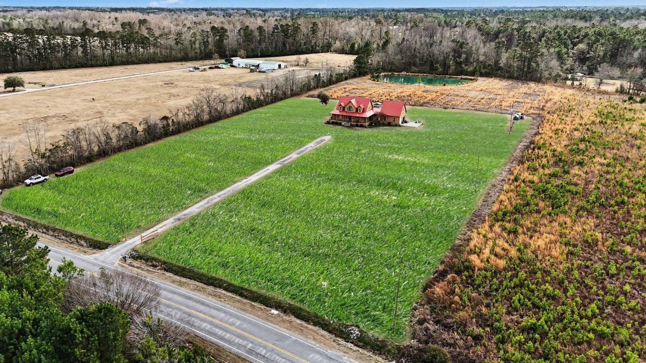 202 Highway 747 Photo 30