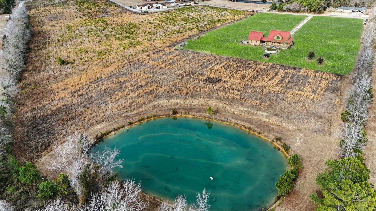 202 Highway 747 Photo 32