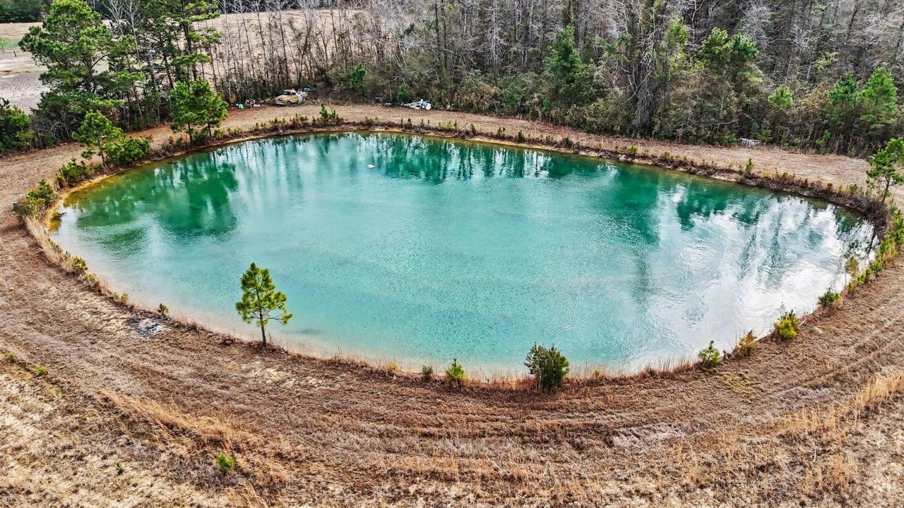 202 Highway 747 Photo 33