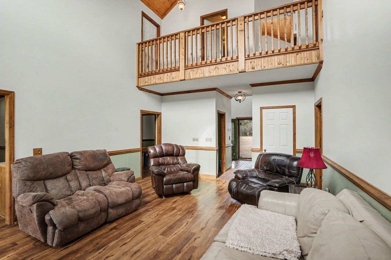 202 Highway 747 Photo 5