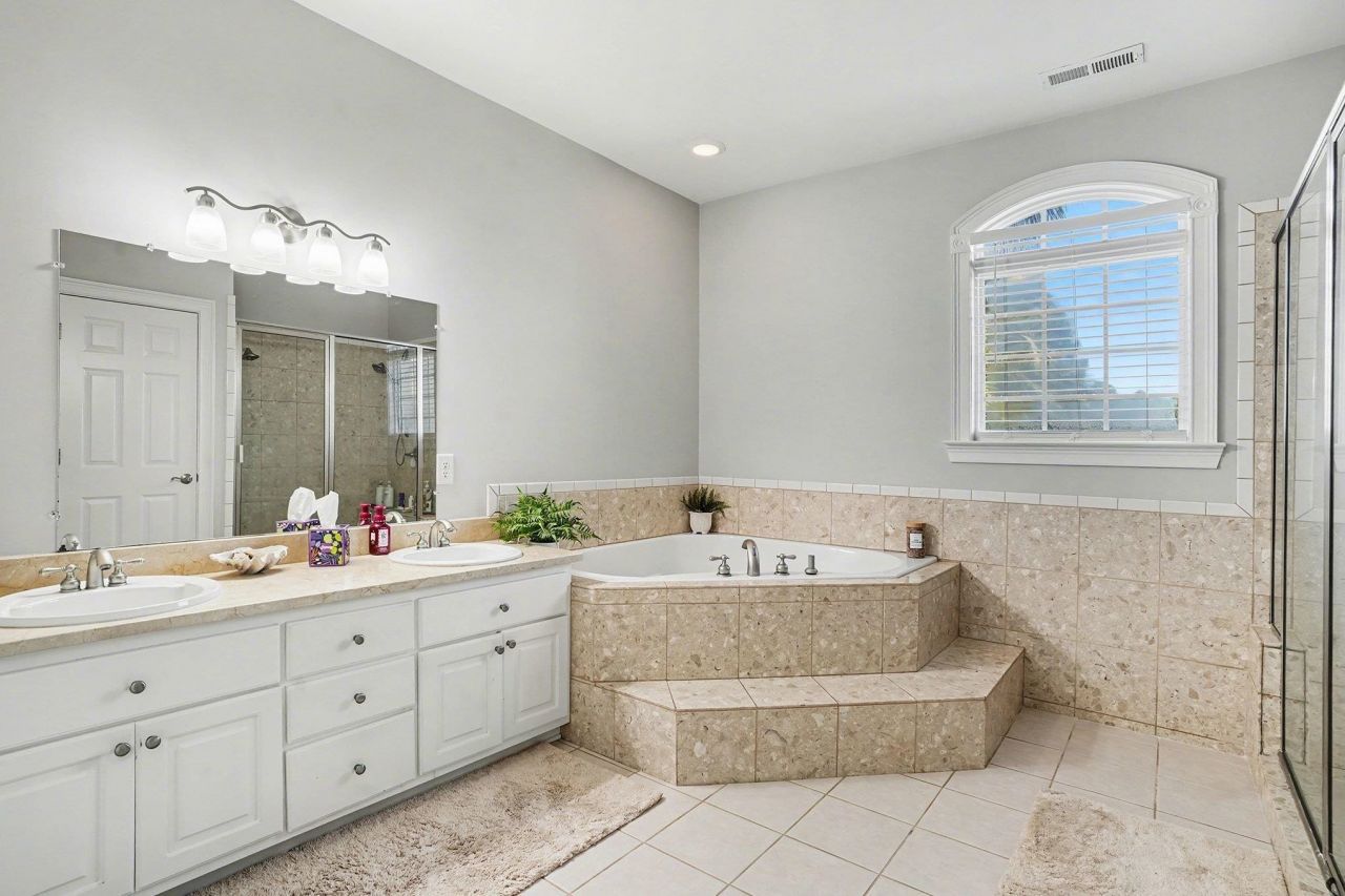 9127 Abingdon Dr. Photo 17