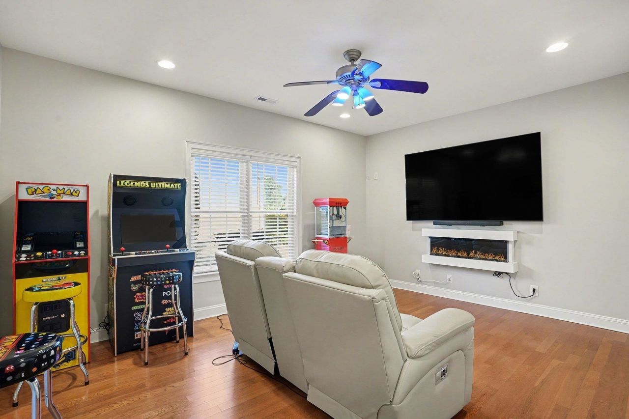 9127 Abingdon Dr. Photo 24