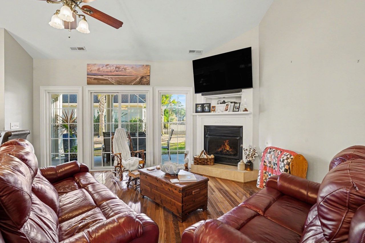 9127 Abingdon Dr. Photo 7