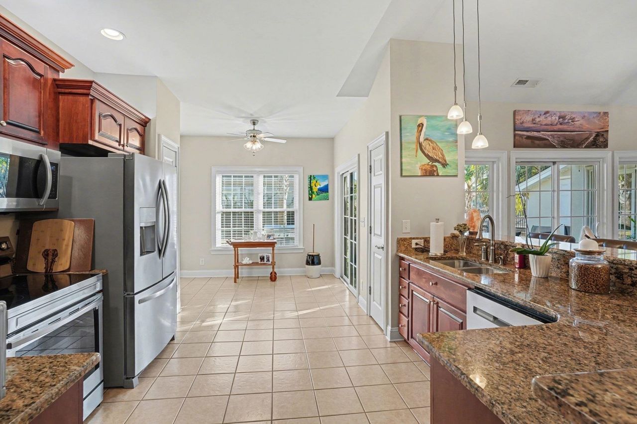 9127 Abingdon Dr. Photo 9