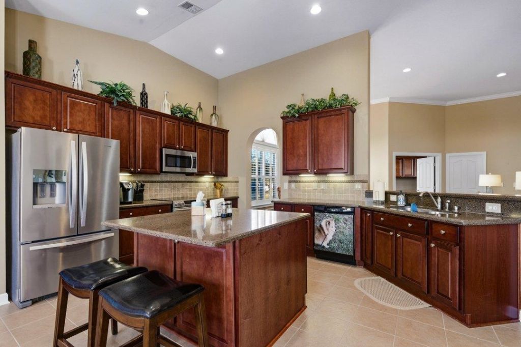 9 Alabaster Ct. Photo 10