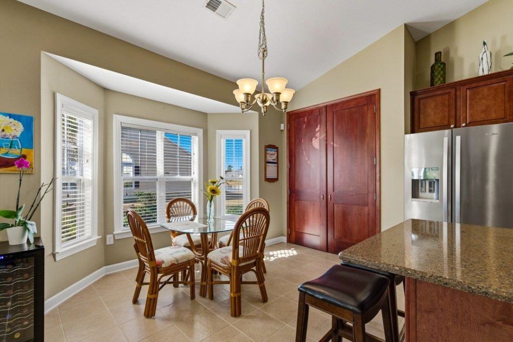 9 Alabaster Ct. Photo 12