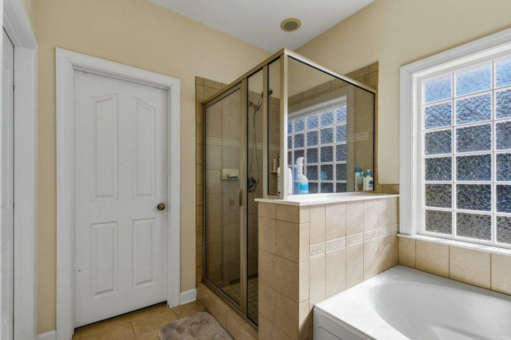 9 Alabaster Ct. Photo 19