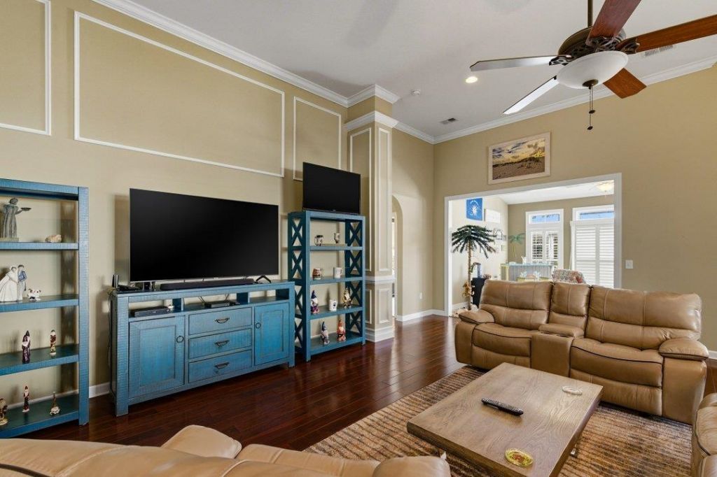 9 Alabaster Ct. Photo 5