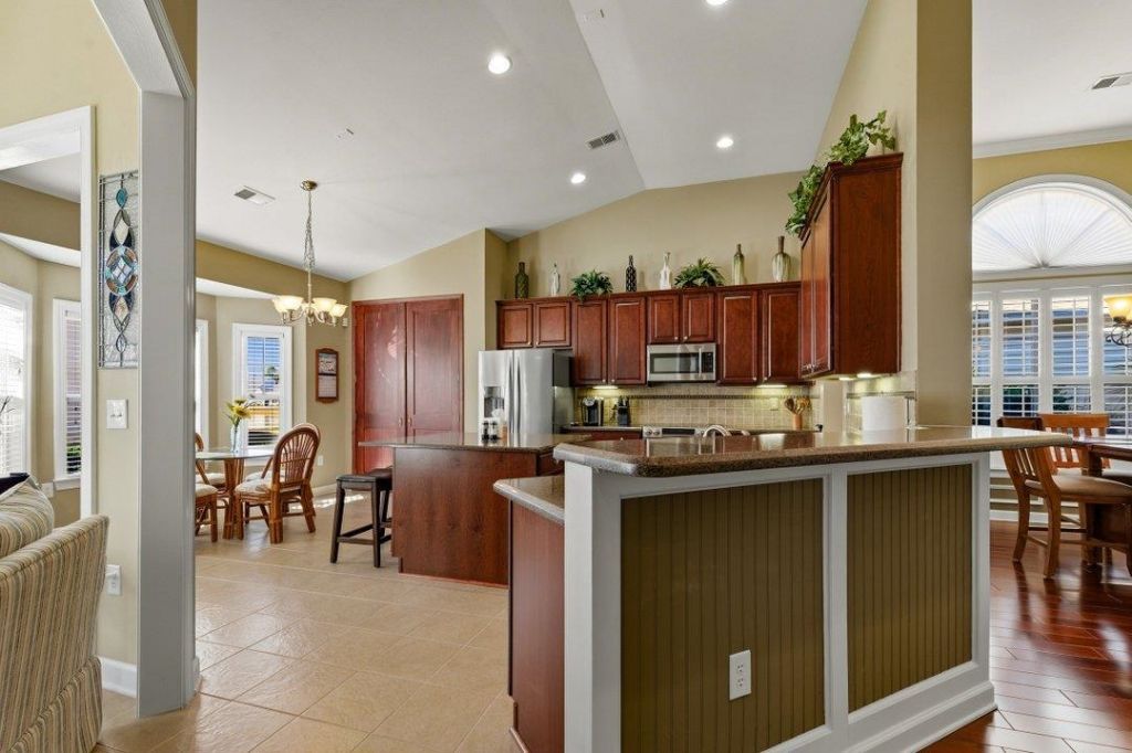 9 Alabaster Ct. Photo 9