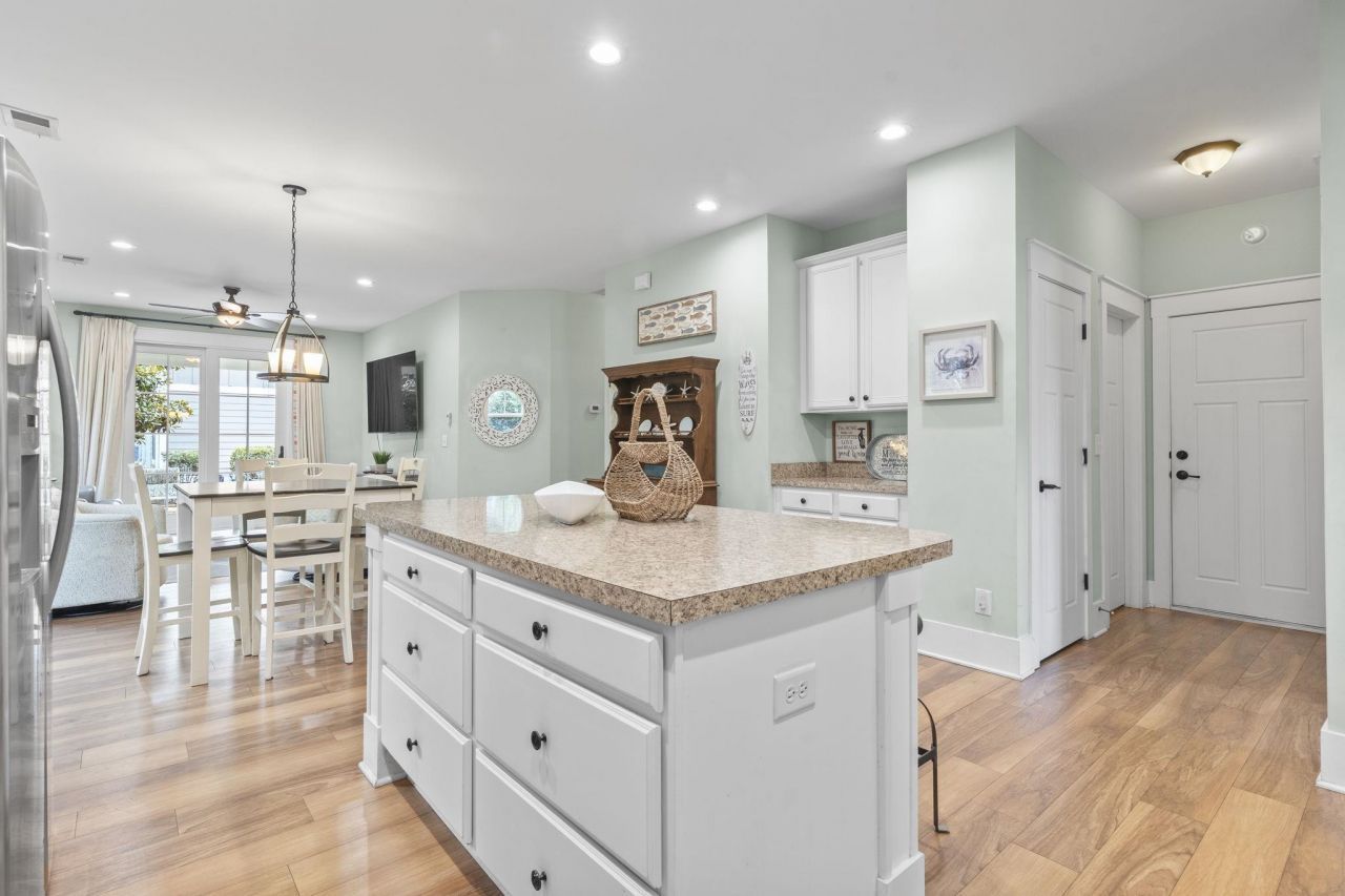 4918 Old Appleton Way Photo 6