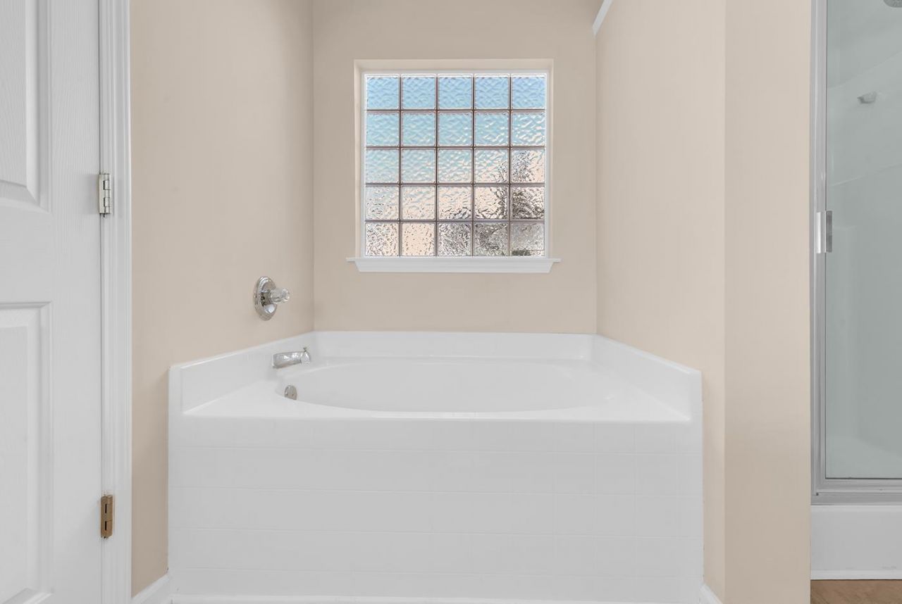 312 Barclay Dr. Photo 22