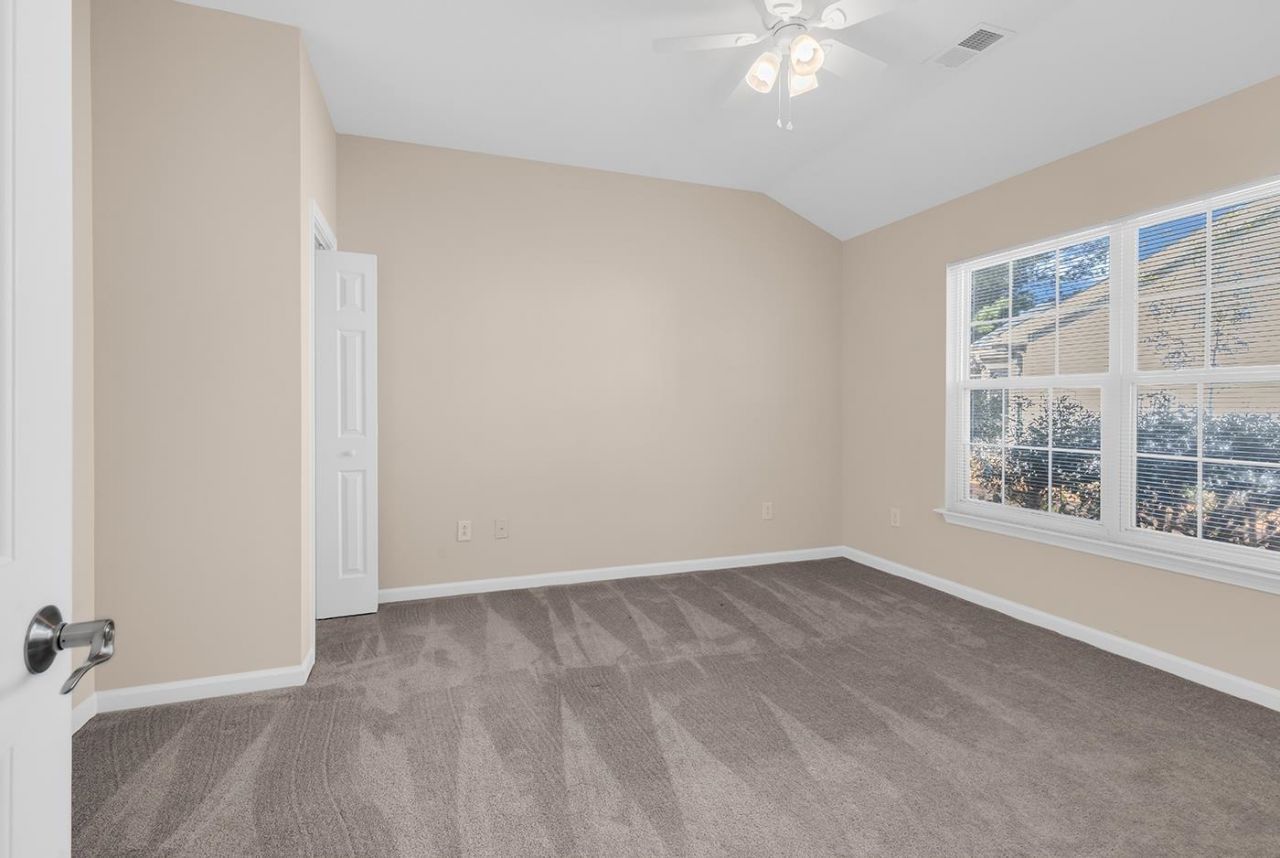 312 Barclay Dr. Photo 26