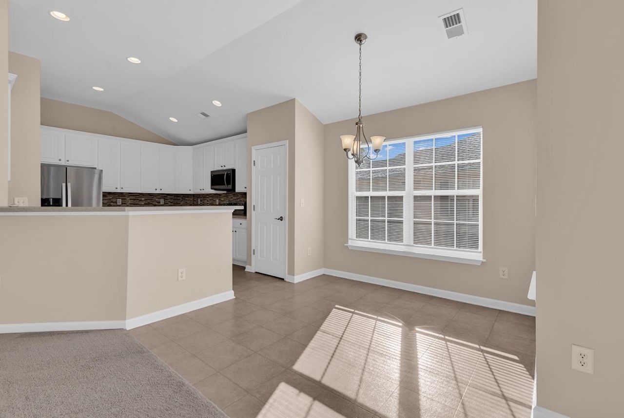 312 Barclay Dr. Photo 6