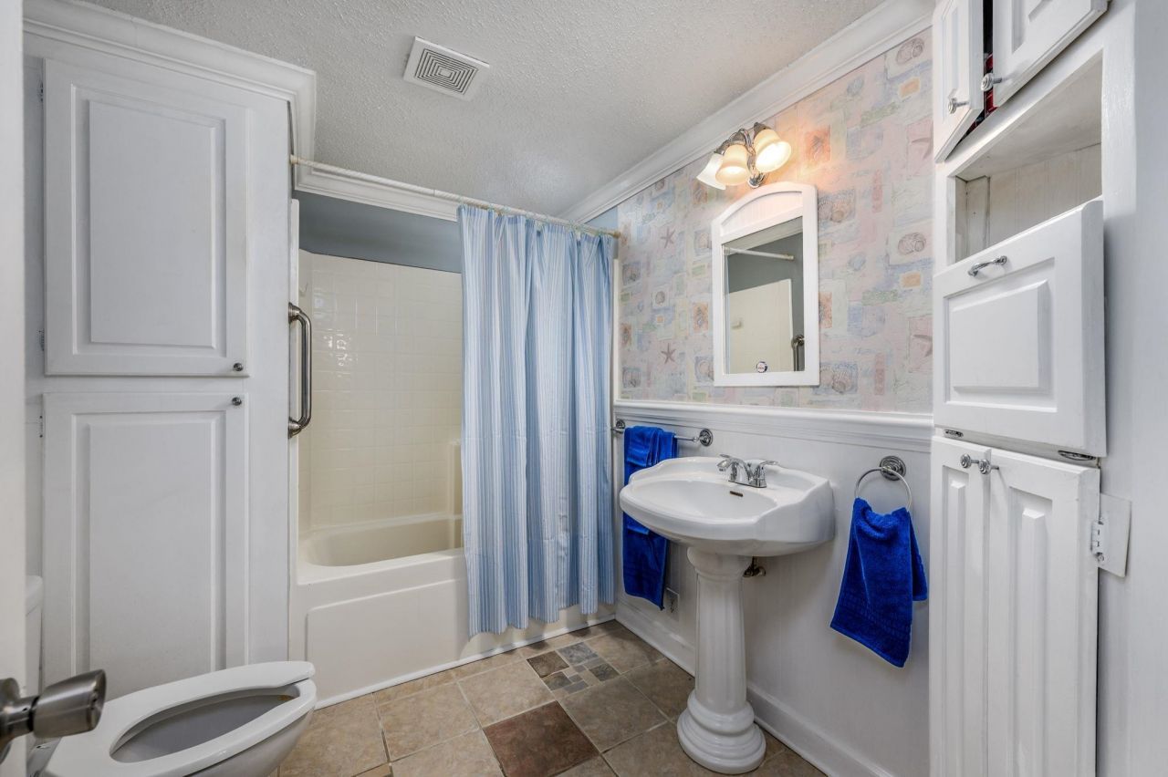 9300 Lake Swamp Rd. Photo 11