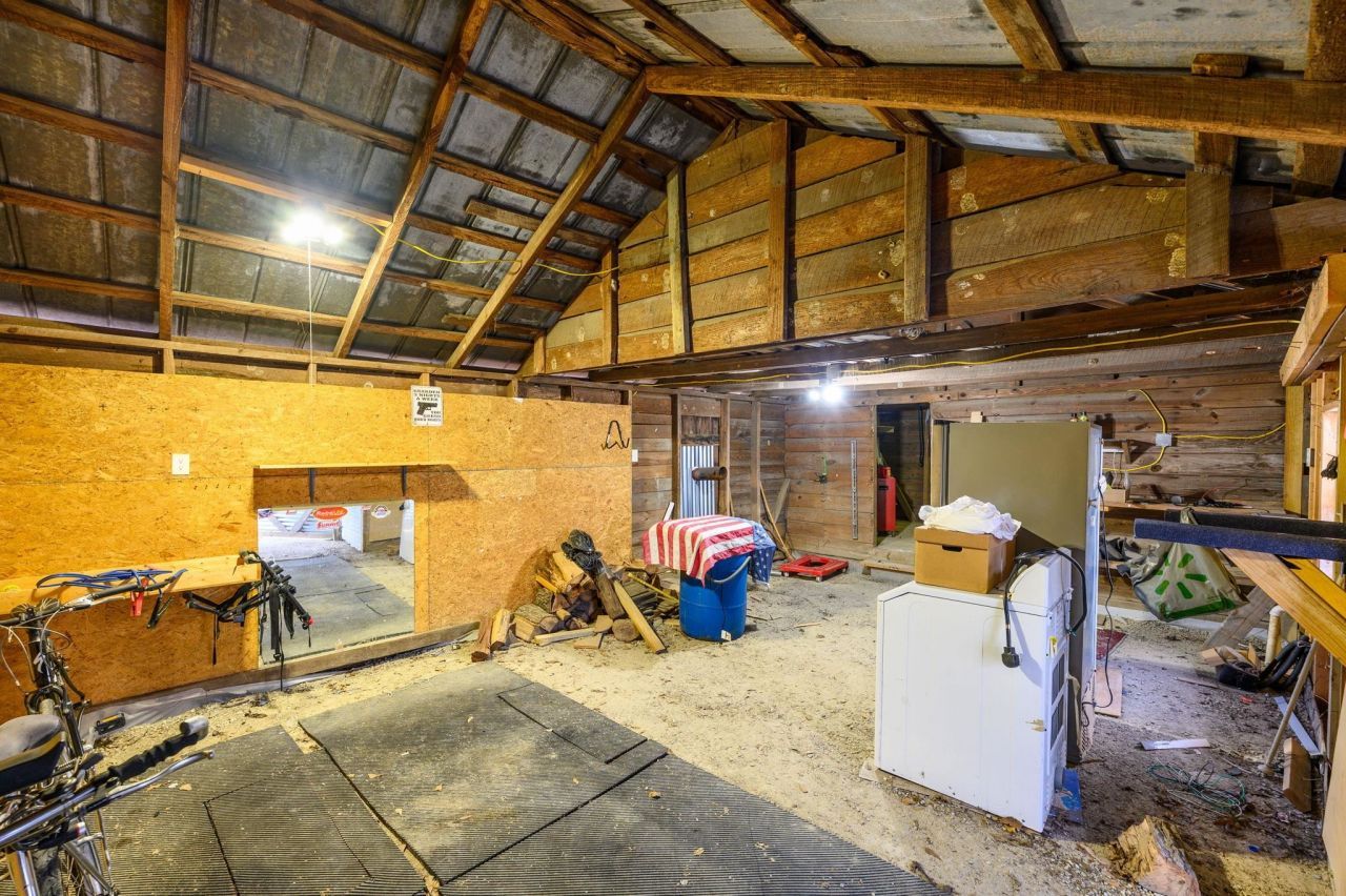 9300 Lake Swamp Rd. Photo 21