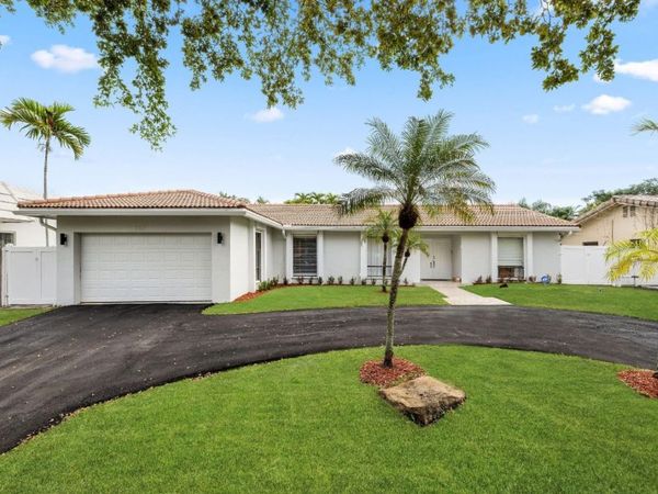 3411 N Park Rd, Hollywood, FL 33021