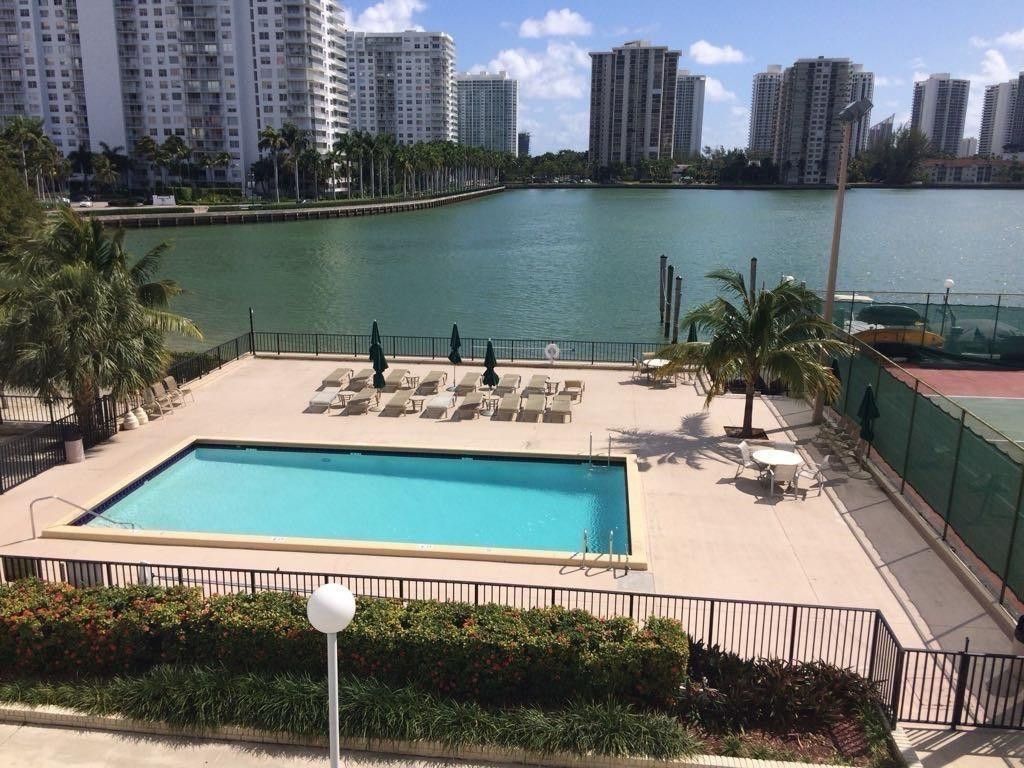2780 NE 183rd Street, Unit 1515, Aventura, FL 33160 Photo