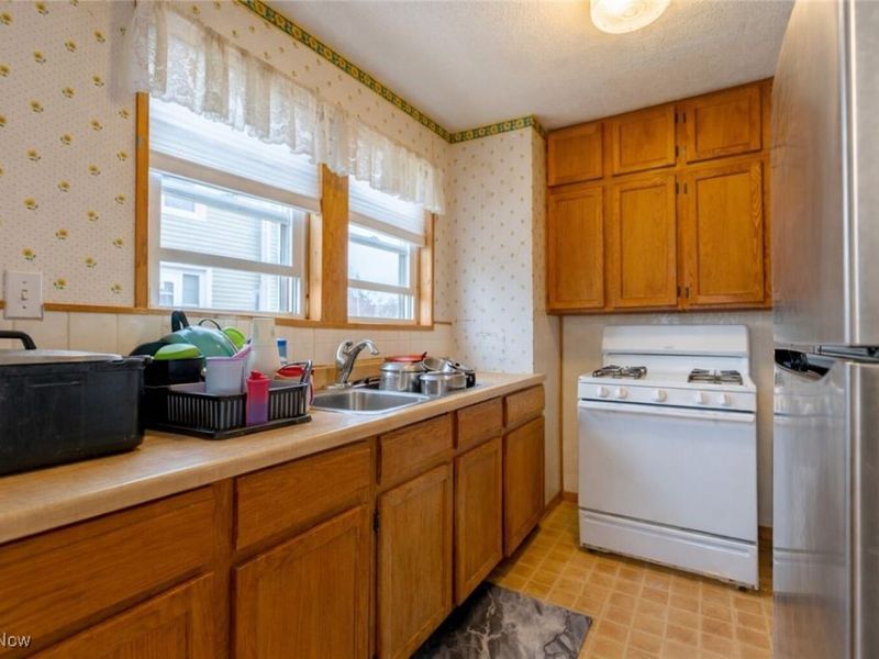 449 Palm Avenue, Akron, OH 44301 Photo 9