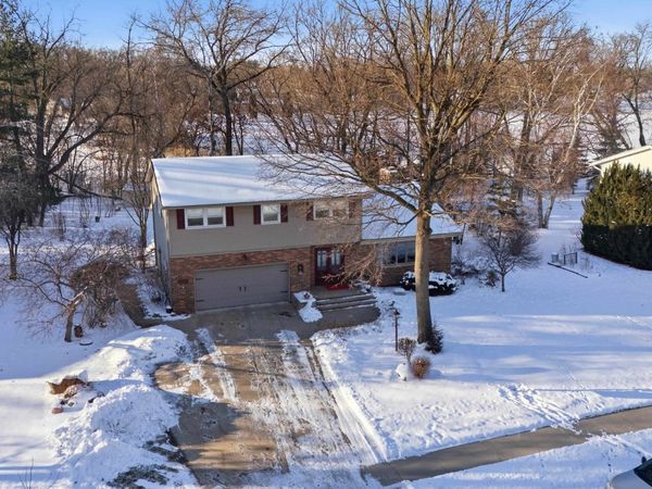 816 Woodview Drive, Sun Prairie, WI 53590