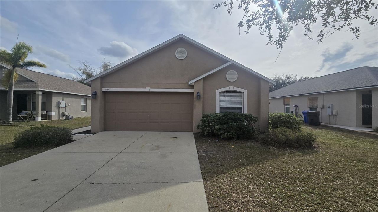 819 Brenton Leaf Drive, Ruskin, FL 33570 Main Photo