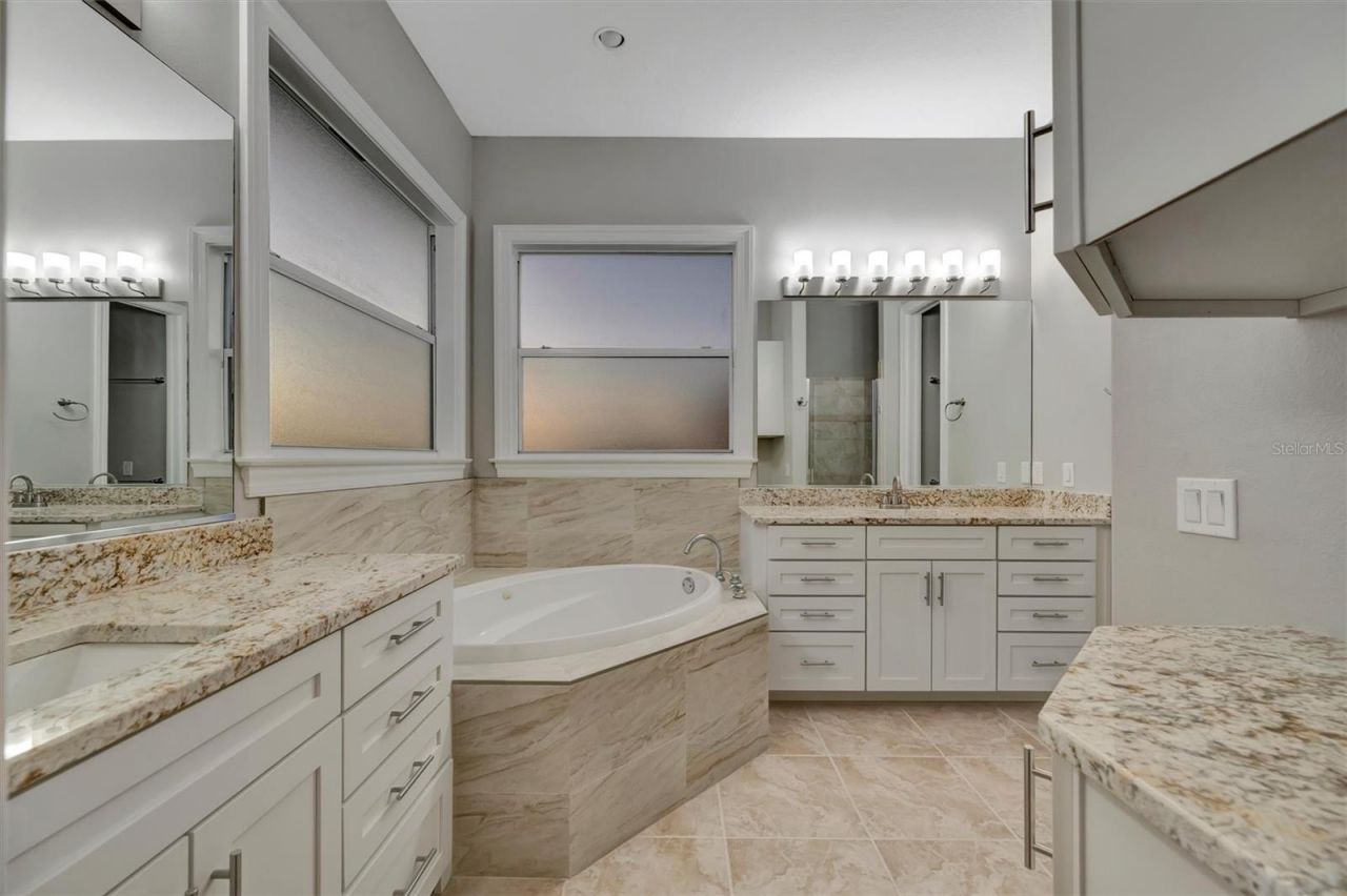 4510 Murcia Boulevard, Unit 16, Sarasota, FL 34238 Photo
