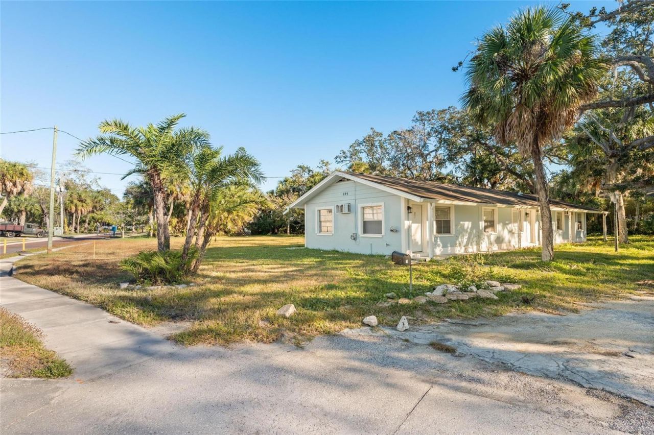 404 Canal Street, Tarpon Springs, FL 34689 Photo