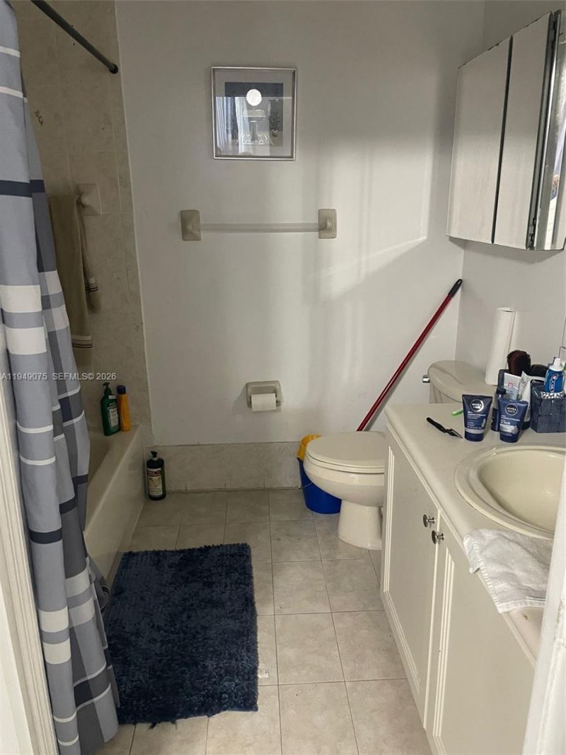 7090 NW 177th St, Unit 209-9, Hialeah, FL 33015 Photo