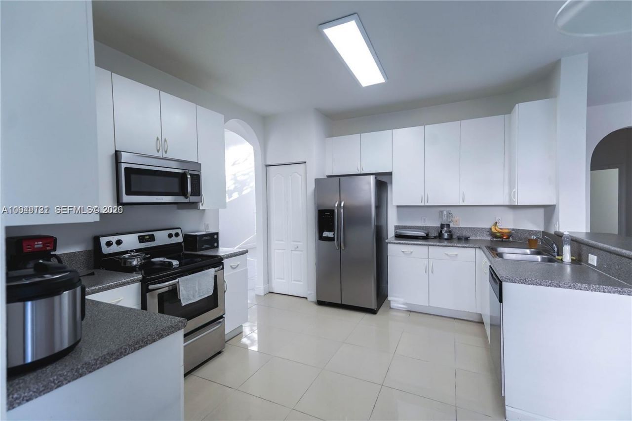 2227 Portofino Ave , Homestead, FL 33033 Photo