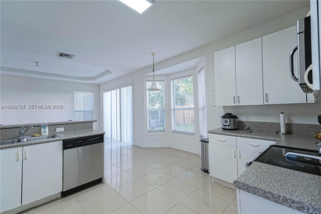 2227 Portofino Ave , Homestead, FL 33033 Photo